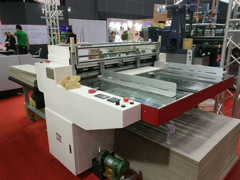 industrial cardboard cutting machine